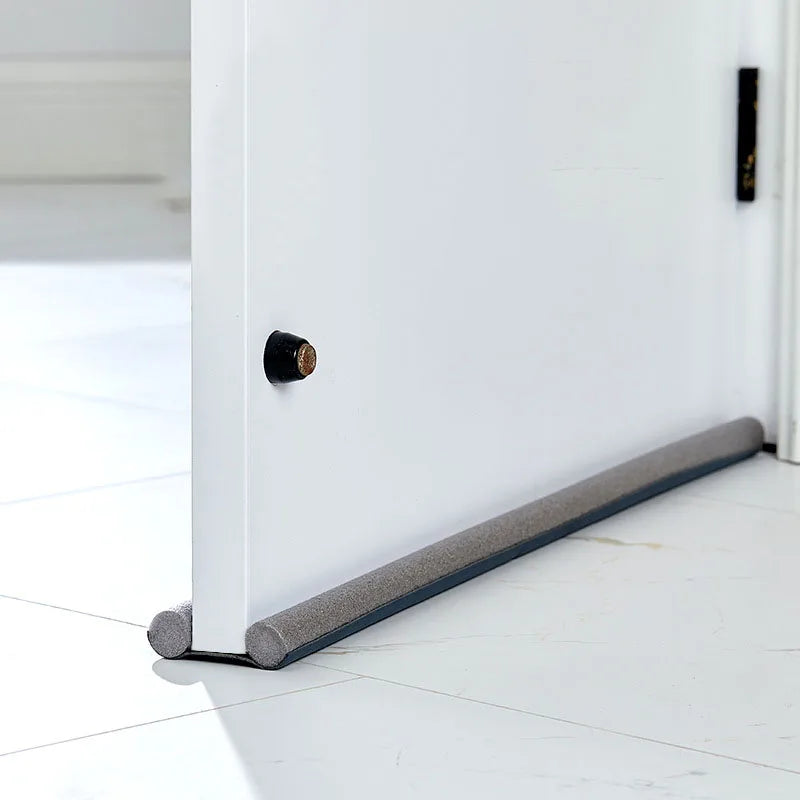 Lower door seal strip