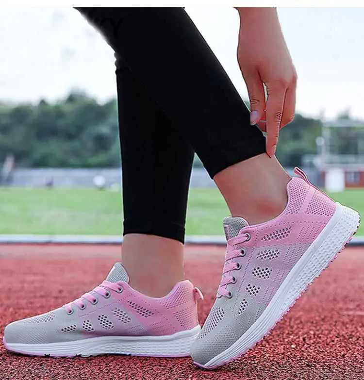 Women's sports shoes