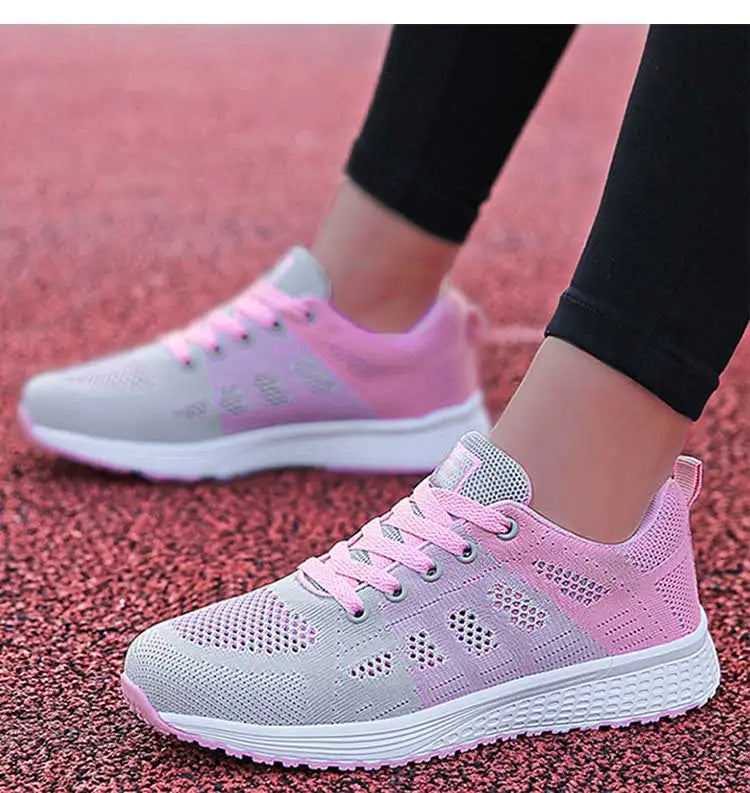 Women's sports shoes