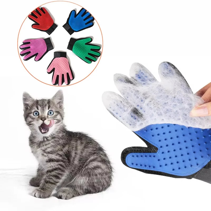 Self-cleaning gloves for cats