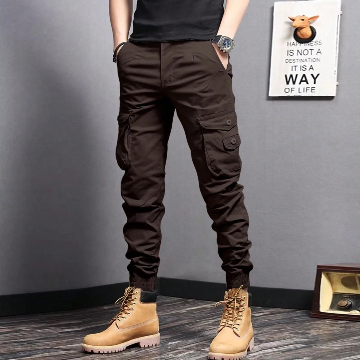 Casual tapered pants with side pockets