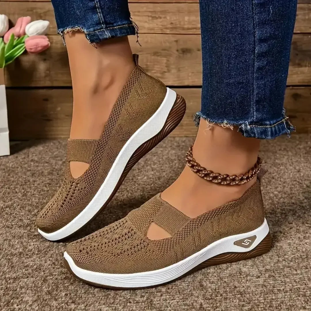 Breathable women's sneakers