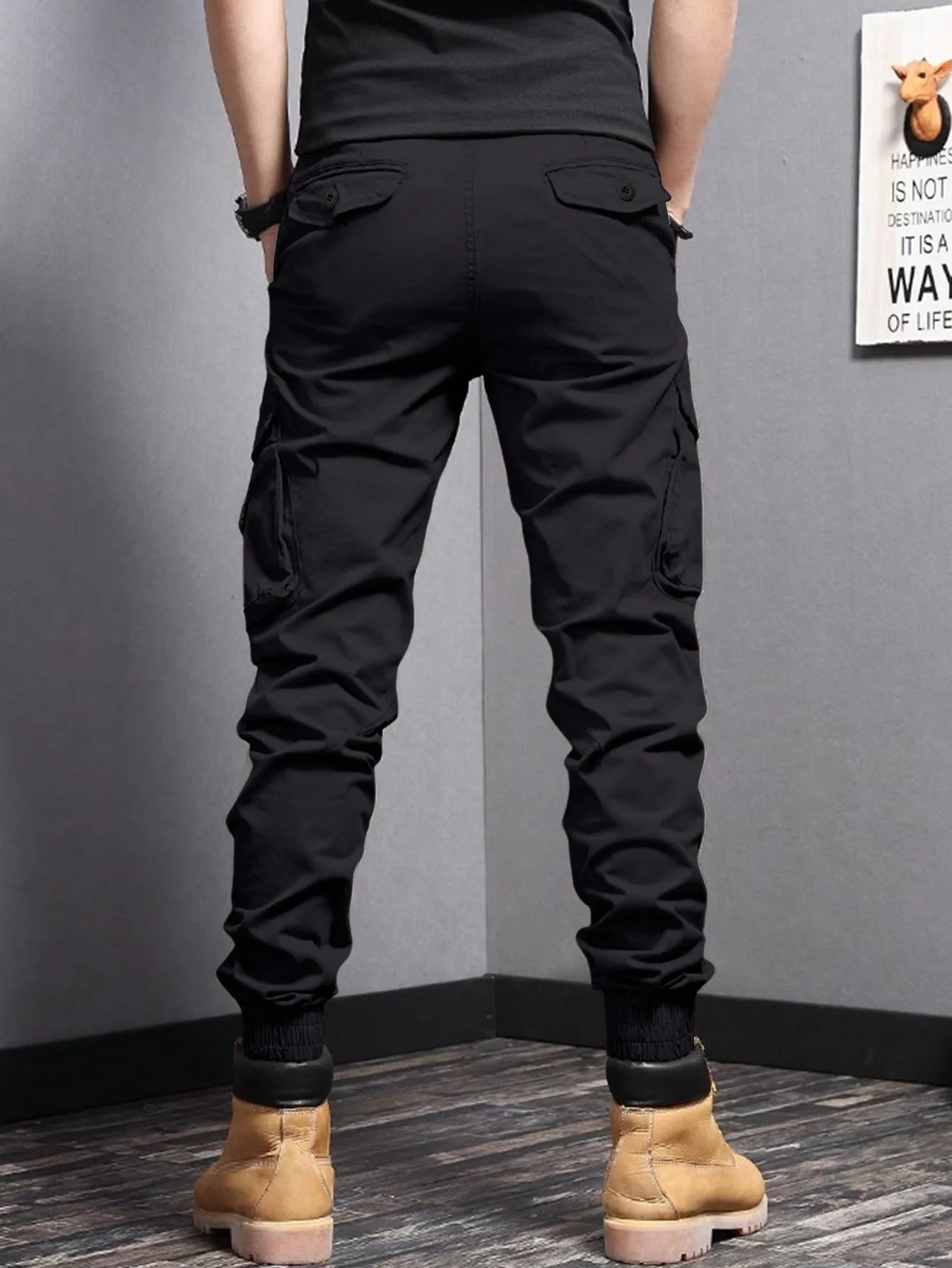 Casual tapered pants with side pockets