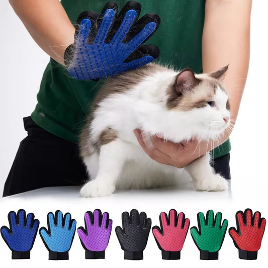 Self-cleaning gloves for cats