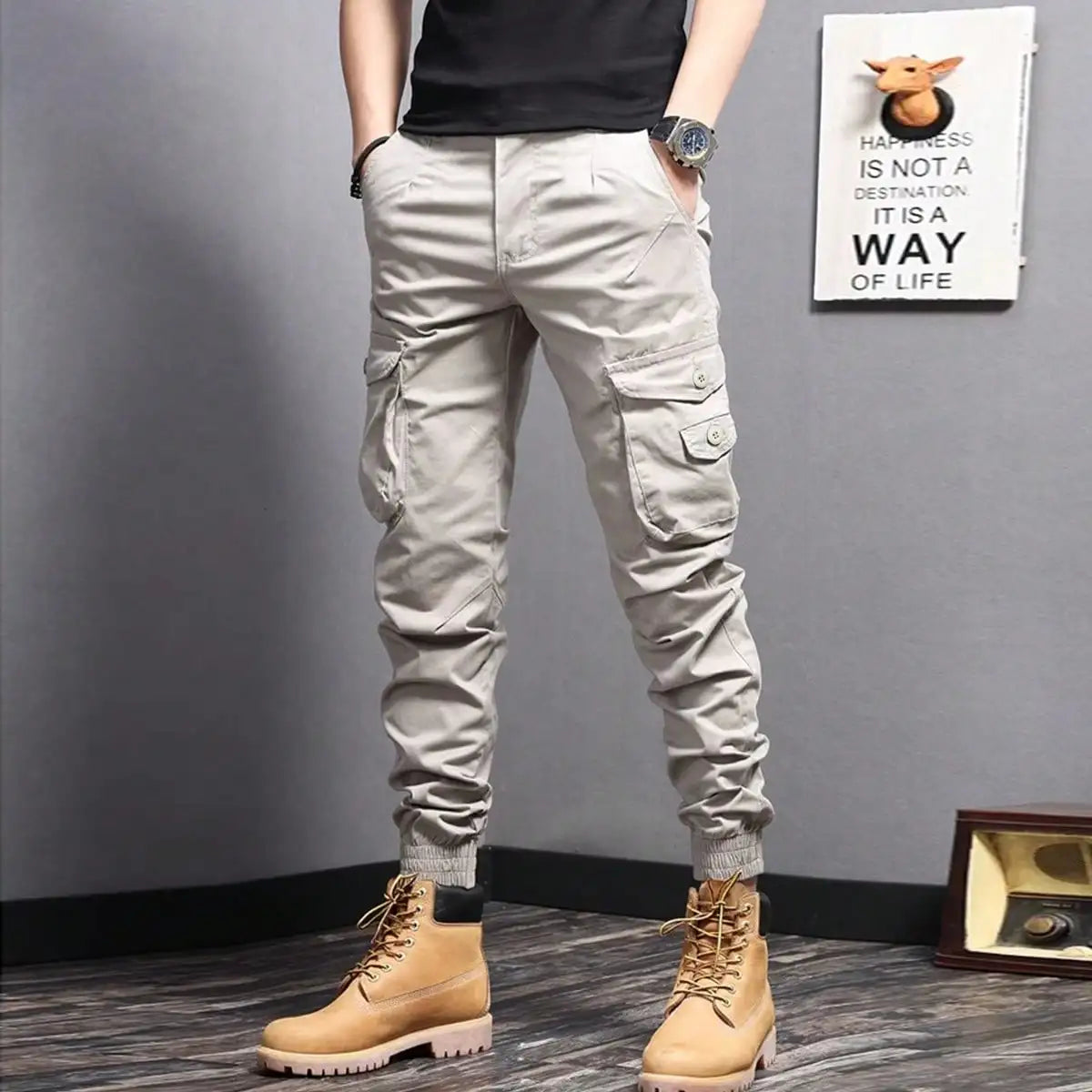 Casual tapered pants with side pockets