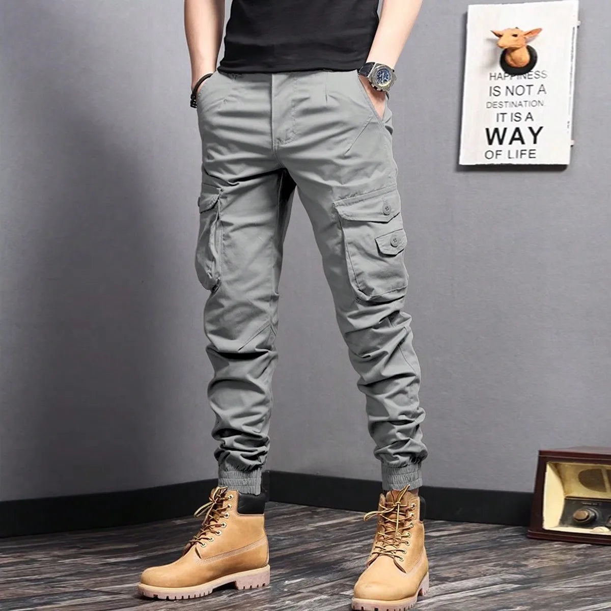 Casual tapered pants with side pockets