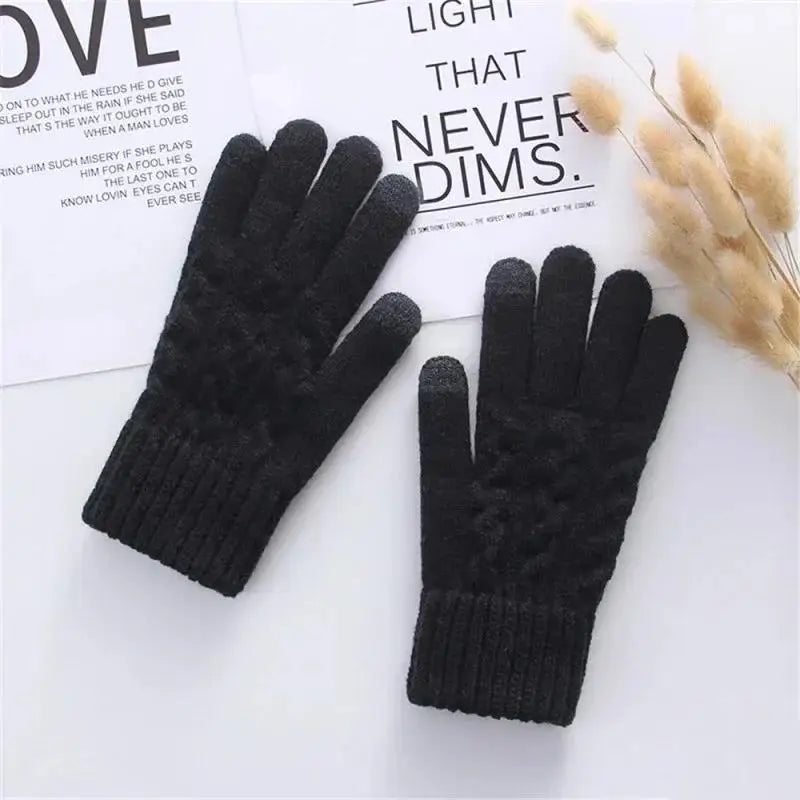 warm finger gloves with touchscreen