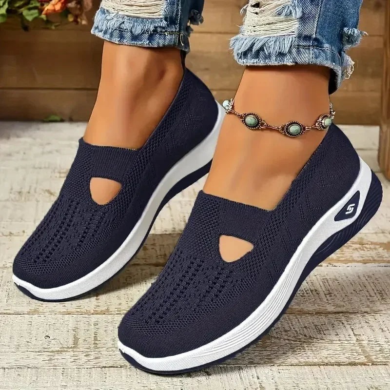 Breathable women's sneakers